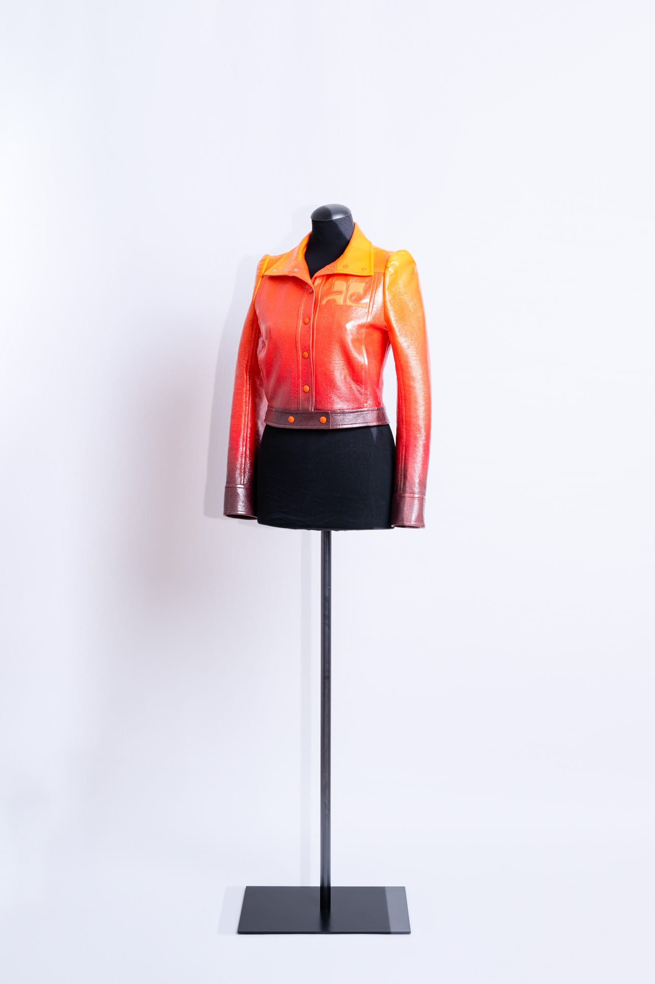 Location et vente de vêtements et sacs à main de luxe chez Yvette Showroom