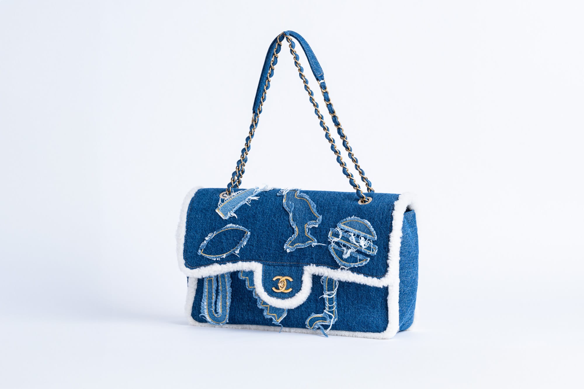 Location et vente de vêtements et sacs à main de luxe chez Yvette Showroom